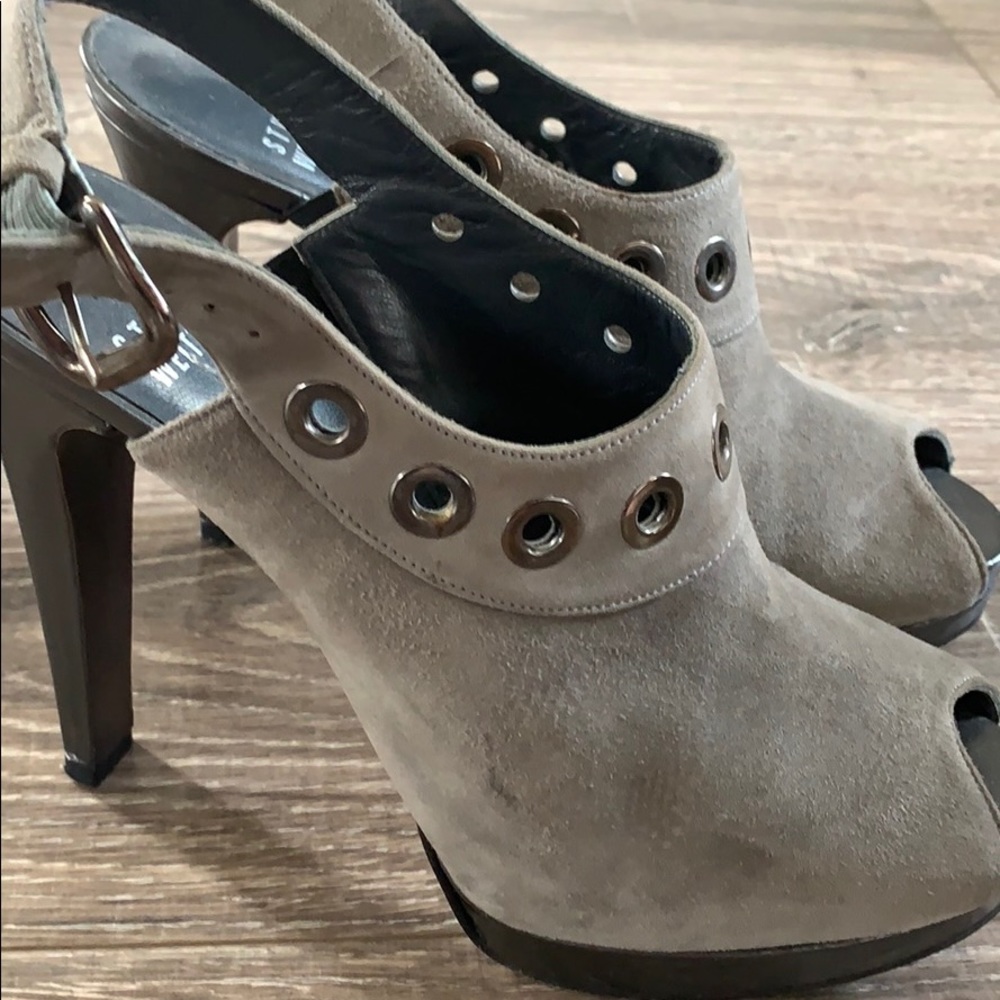 Heels. - Picture 2 of 3